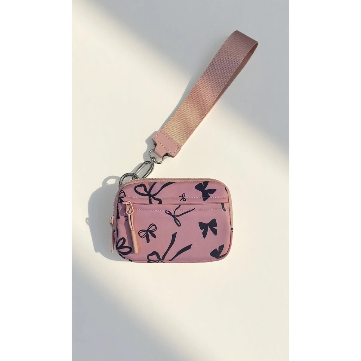 vevolora RFID compact wristlet wallet in Coquette