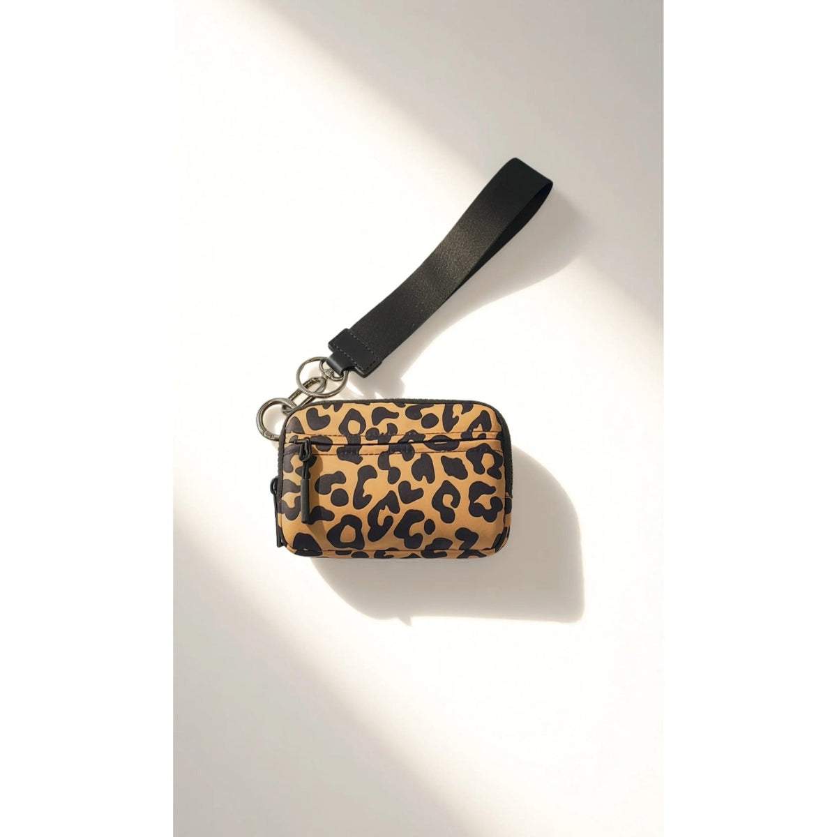 vevolora RFID compact wristlet wallet in Tan Leopard